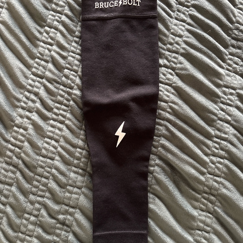 Bruce Bolt Men’s Black Arm Sleeve